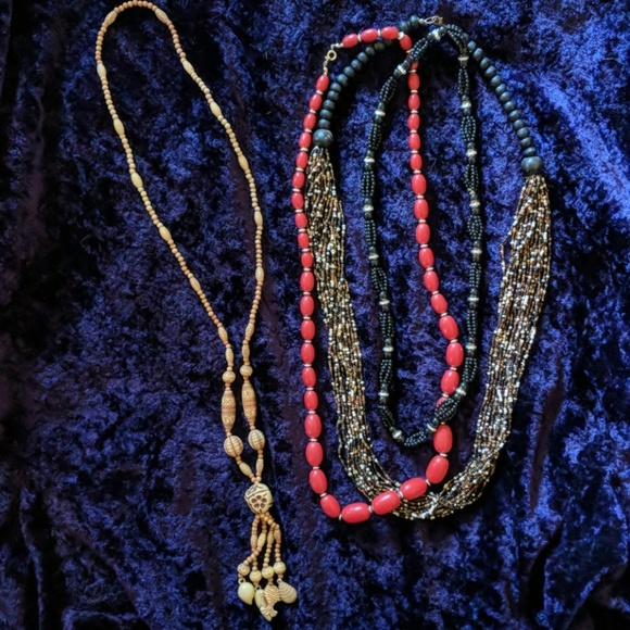 Vintage neckalces - Picture 1 of 3
